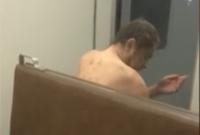 В России мужчина проехался голышом в электричке (видео)