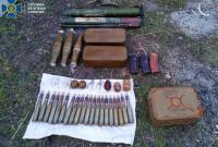 В Луганской области обнаружили схрон с артиллерийскими снарядами и гранатометами