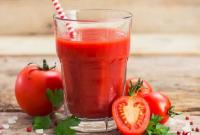 Кардиологи советуют обратить внимание на томатный сок