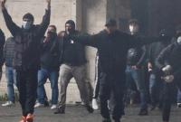 В Италии протесты против карантина переросли в столкновения с полицией