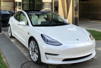 Tesla планирует обновить Model 3