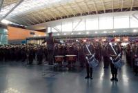 В украинских аэропортах в честь "киборгов" сыграют военные оркестры
