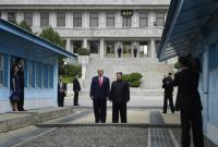 Трамп стал первым президентом США, ступив на землю Северной Кореи